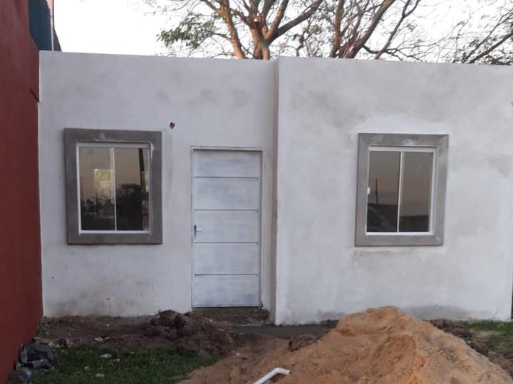 Casa de dos dormitorios en venta en Ypane - Paraguay