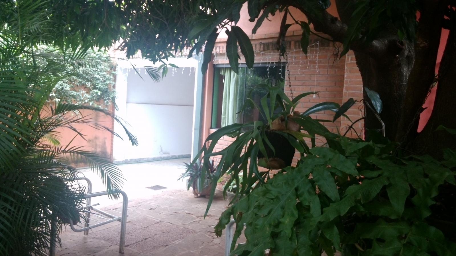 Vendo casa en Luque, 4to Barrio a pasos del centro, zona Supermercado Los Jardines